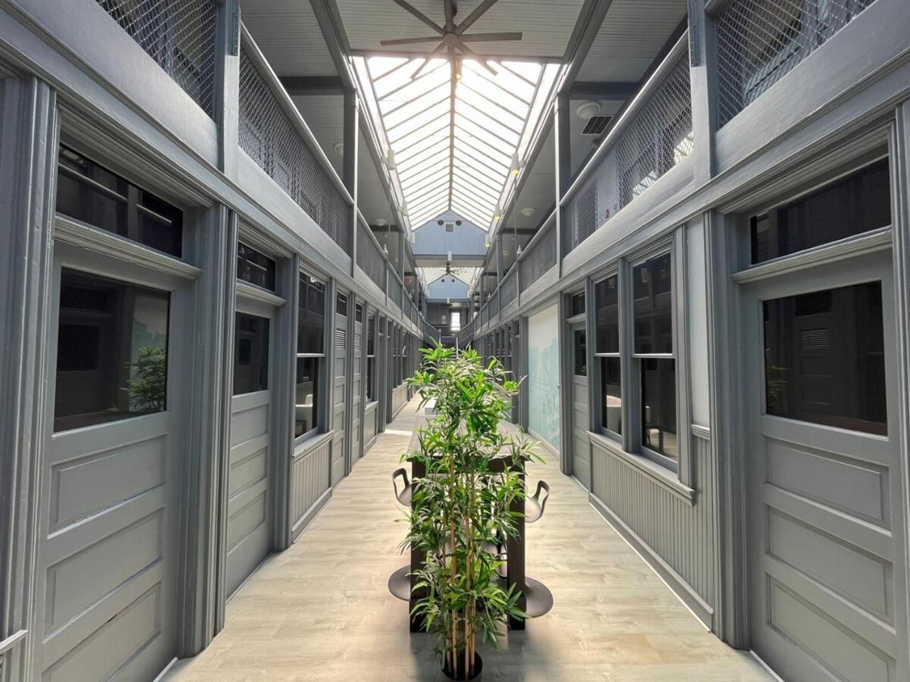 Local Modern Getaway - Ground Floor Lejlighed Cleveland Eksteriør billede
